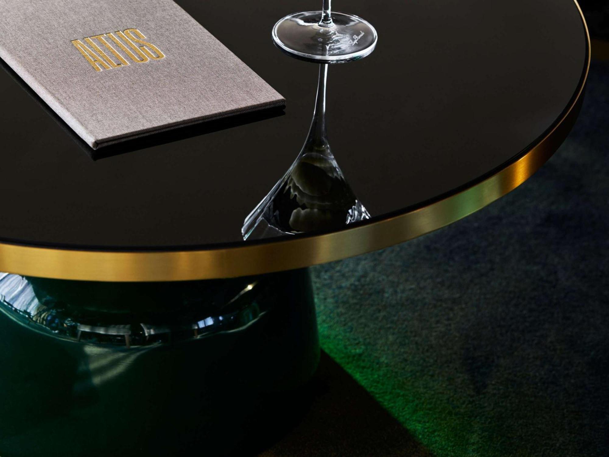 Hotel Chadstone Melbourne Mgallery Collection エクステリア 写真 A table at the bar
